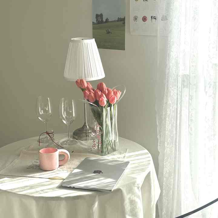 Cozy Tuesday morning ! 
I really enjoy work at my coffee table spot 🫶🏻

#Homecafegram #homeoffice #homecafe #coffeetable #spring #warmhouse #cozy #cozyroom #cozyhome #mug #coffeemug #roundtable #workplace 