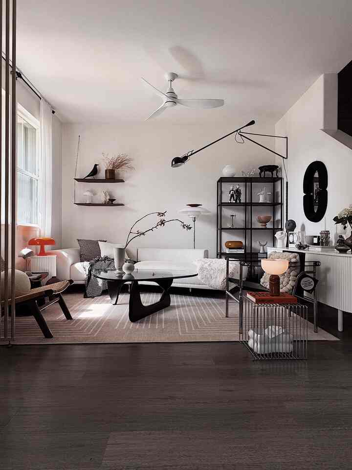 たった30ドルで桜が買えます。
家に春を感じられます🌸

#リビングインテリア #livingroom #livingroomdecoration #coffeetable #vase #cherryblossoms #springinterior #springdecoration #lamp #lightingimterior #moodlighting #rug #mirror #midcentury #shelfinterior