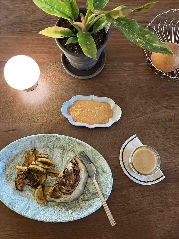 Have you tried cabbage steak? It tastes so good! Favorite breakfast on my favorite dish, HAY soft oval dish. 

#diningtable #diningchair #tablesetting #diningtablelighting #tableware 