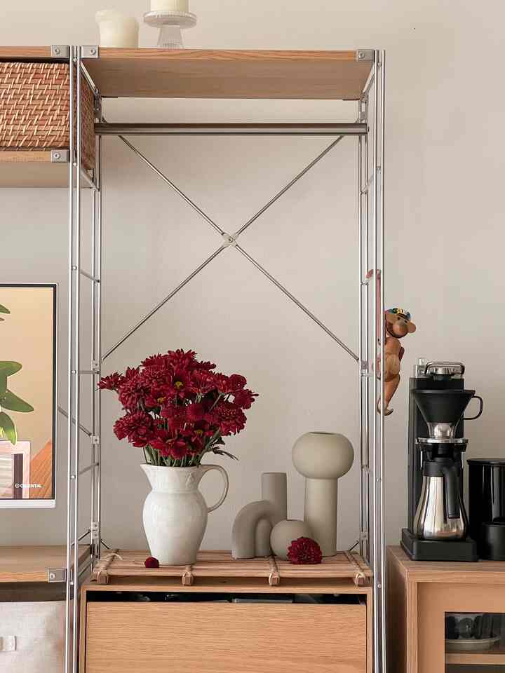 For under $50, nothing transforms a space quite like fresh flowers. Simple, effortless, and always beautiful.


#woodenfurniture #flowerinterior #vase #vaseinterior #WoodInterior #livingroomdecoration 