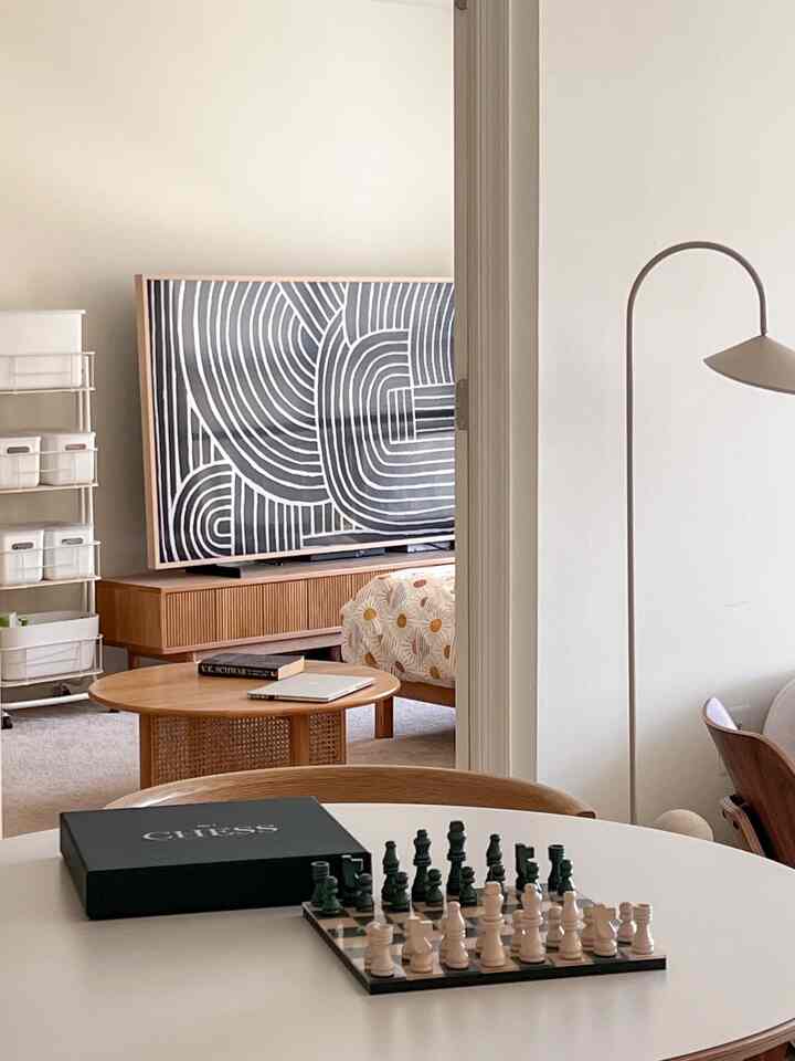 I was thinking about what home decor items I could get for under 50 bucks, and I ended up buying a chess set. It’s both decor and a game, so it’s a win-win!🤣



#chess #livingroominterior #livingroom #woodenfurniture #WoodInterior #wood #whitewoodinterior #whitewood 