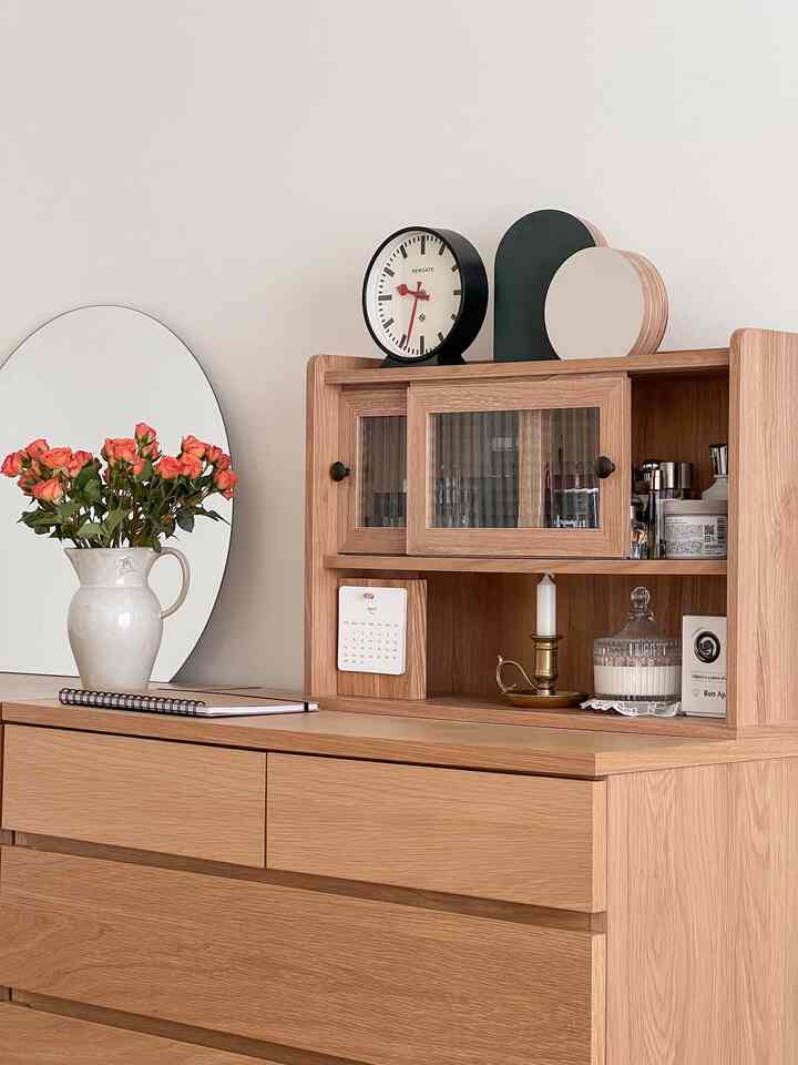 Nothing beats fresh flowers for changing up the vibe under 50 bucks. Thanks to the blooms, our bedroom feels so much brighter!


#WoodInterior #woodenfurniture #flower #flowerinterior #vaseinterior 