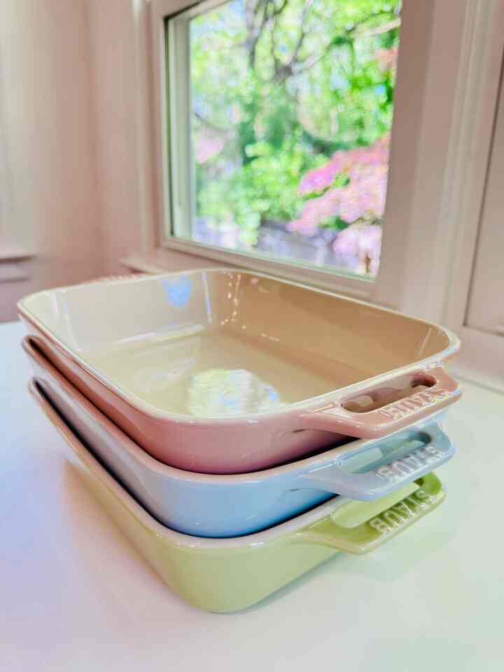 Just added a splash of spring to my kitchen! Picked up three Staub stoneware pieces in the most beautiful pastel tones, and I’m obsessed. My mostly white + neutral cabinet finally got its seasonal glow-up!

#kitchen #kitcheninterior #kitchenaccessories #kitchenitems #Staub #cookware #plate #bowl #plating #cutlery #spring #springinterior #cozy #cozyhome #homedecor 