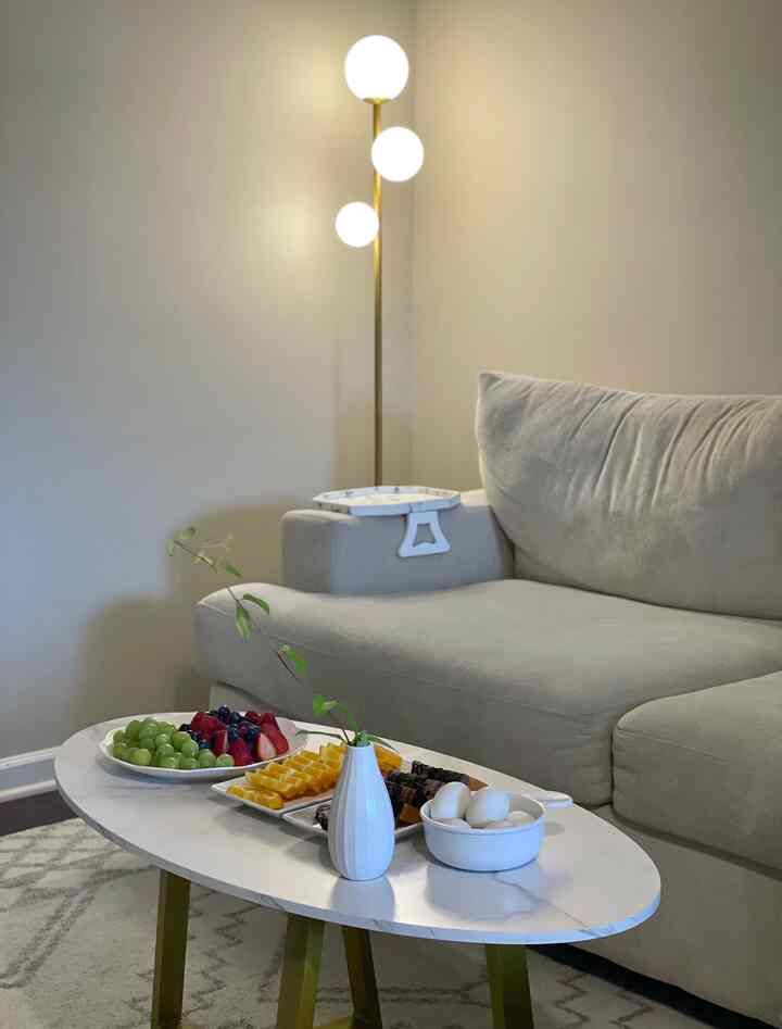 A special gift I prepared for my friend who loves fruit 🍓🍊🍇🫐

#livingroominterior #minimalist #livingroom #smallhouseinterior 