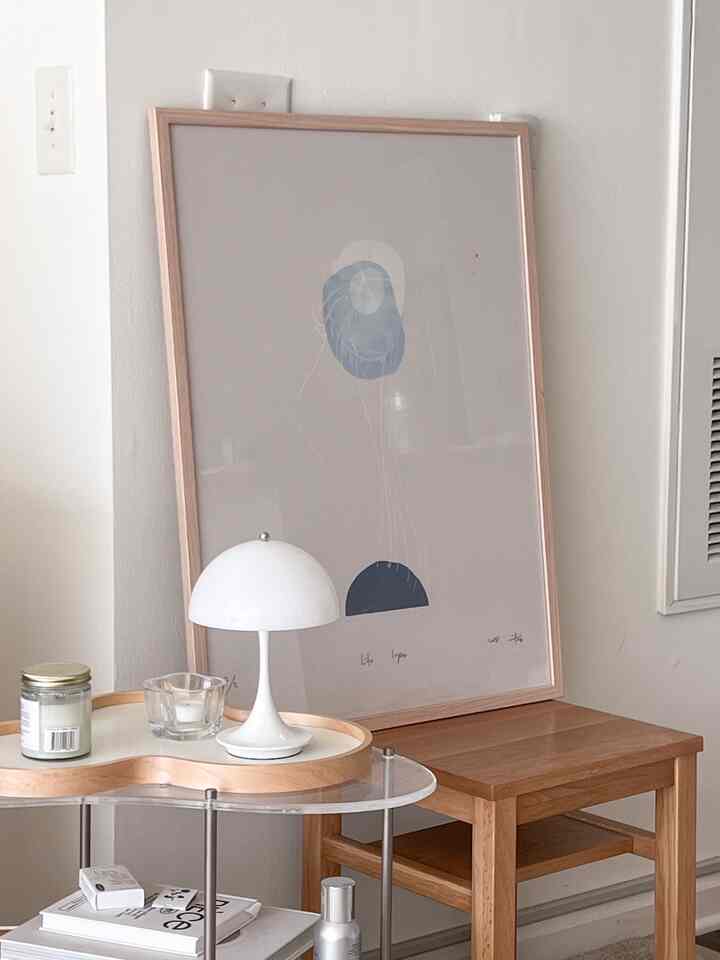 This light beige artwork feels just perfect for bringing a fresh touch of spring.


#artwork #Poster #WoodInterior #whitewoodinterior #whitewood 