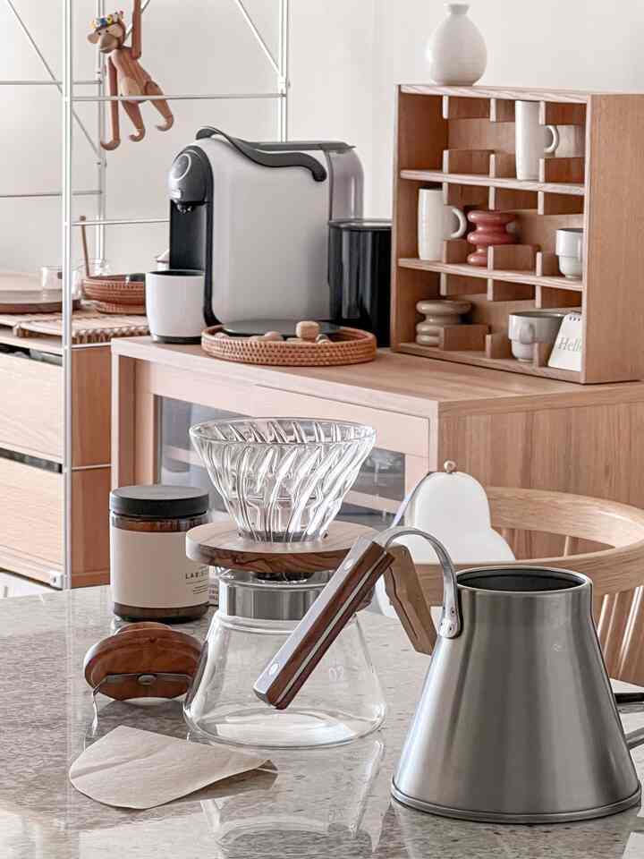Each coffee item I’ve picked has wood details to keep the neutral vibe consistent throughout my home!



#dripcoffee #WoodInterior #wood #coffeemachine #coffeetime 