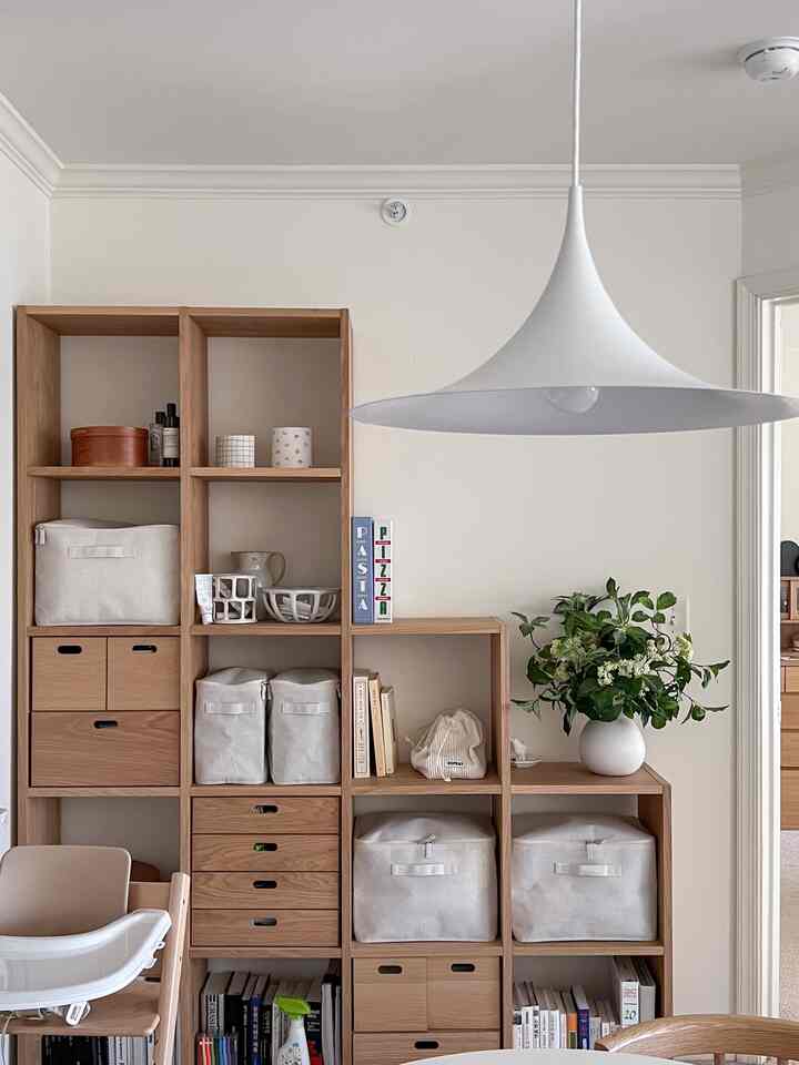 The warm feel of wood brings a cozy vibe, and it’s giving my home that perfect spring atmosphere🤎


#woodenfurniture #WoodInterior #muji #livingroominterior #storageinterior #storagebox #storagespace 