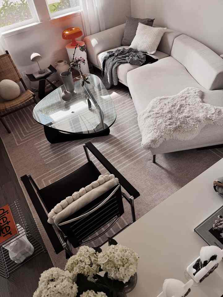 Flowerinterior 🌸

#livingroom #livingroominterior #livingroomdecoration #flower #flowerinterior #homedecor #loungechair #chair #lc1 #rug #montana #coffeetable #blanket #cushion #stool #vase 