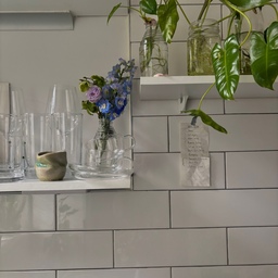 New teacups and saucers.
They fit right in
#glassware #kitcheninterior #kitchenremodeling #spring #flowers #plants #biophilichome #moderninterior #apartmentinterior 