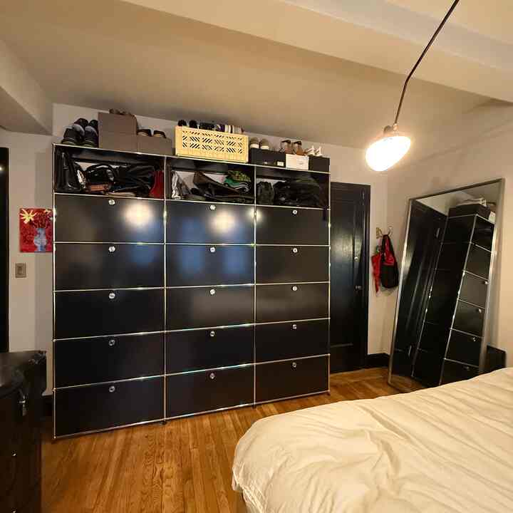 This huge wardrobe piece is my number one storage! 

#usmhaller #usm #furniture #furniturearrangement #furnituredesign 