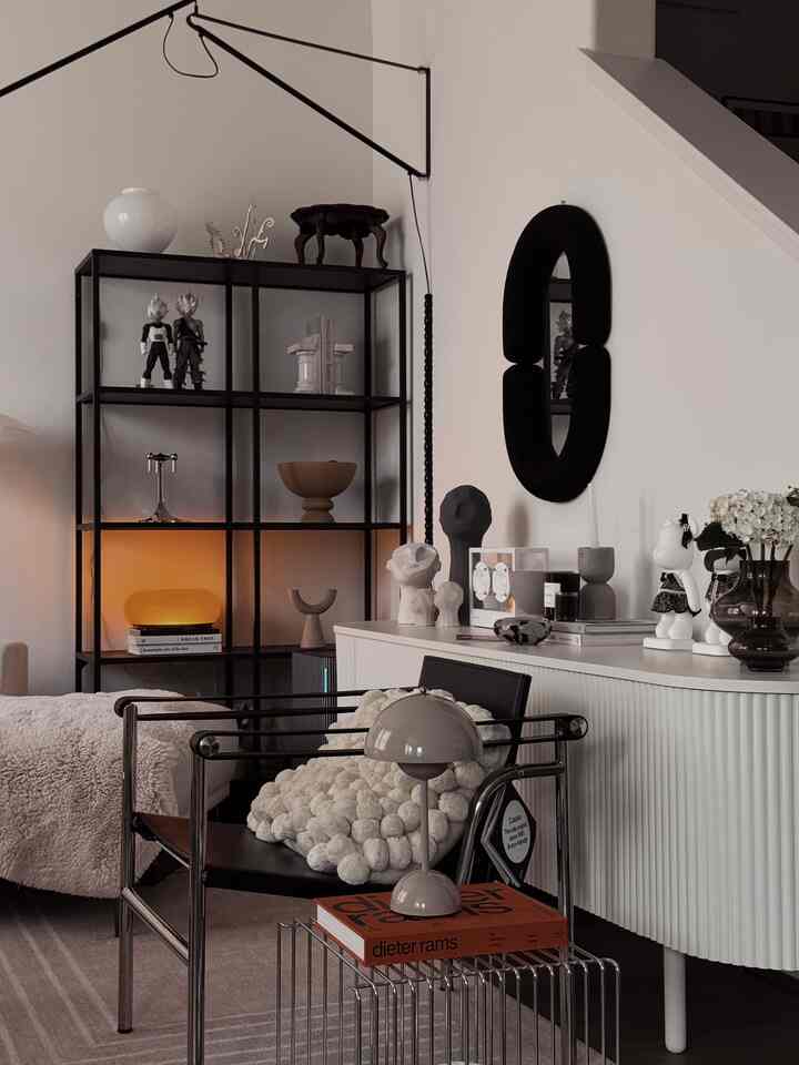 🖤🖤

#livingroominterior #livingroom #livingroomdecoration #loungechair #shelf #shelfinterior #shelfdecoration #lamp #ikea #sideboard #cushion #Figure #Bluetoothspeaker #vase #mirror #midcentury #midcenturymodern 