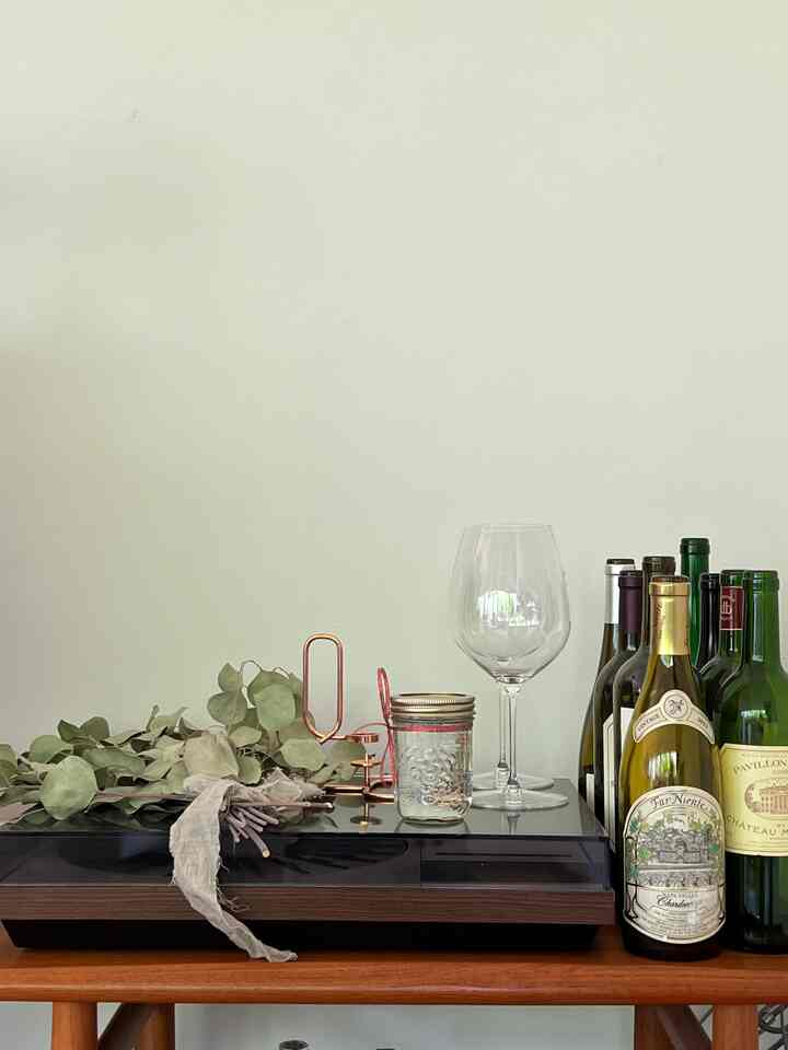 Livingroom corner #turntable #vintageinterior #vintage #vintageatmosphere #vintagefurniture 