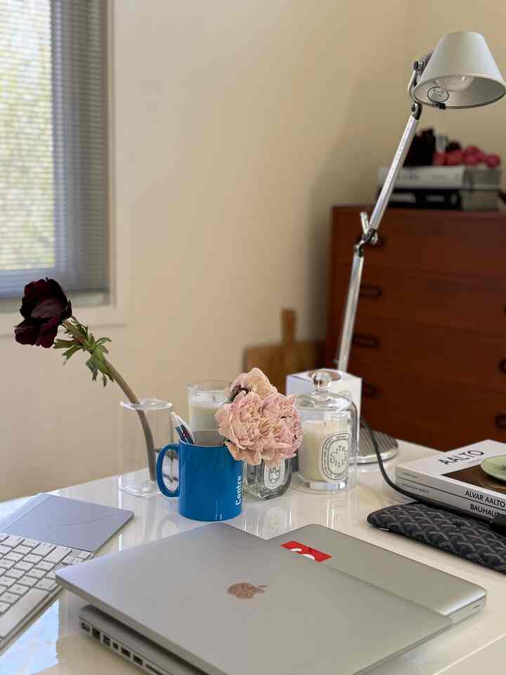 On my desk today #homeoffice #officedesk #workdesk #homet #artemide #roomdecoration #roominterior #office