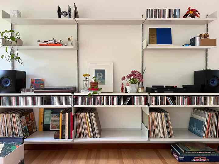V i t s o e #wallsystem #walldecor #wallunit #shelve #livingroomdecor #livingroominterior #livingroom 
