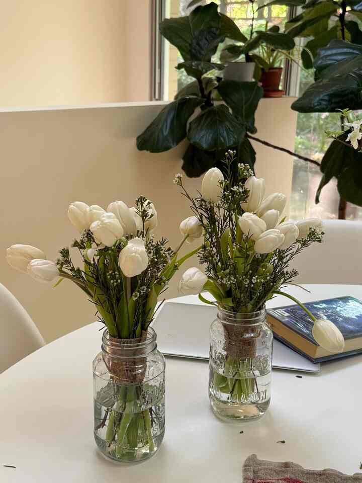Tulip bouquet #flowers #tulips #springflower #flowerarrangement #diningroom