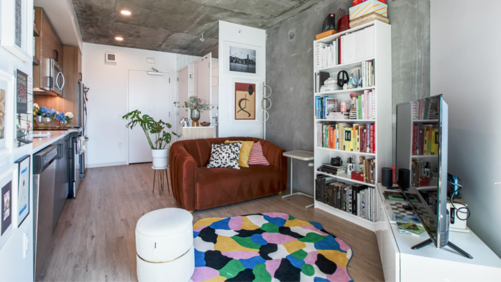 🏠 City Living: Inside a Contemporary Eclectic 515 sq ft apartment