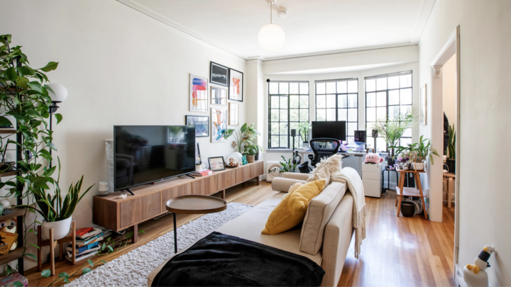 🏠 City Living: Inside a Midcentury Modern 555 sq ft apartment