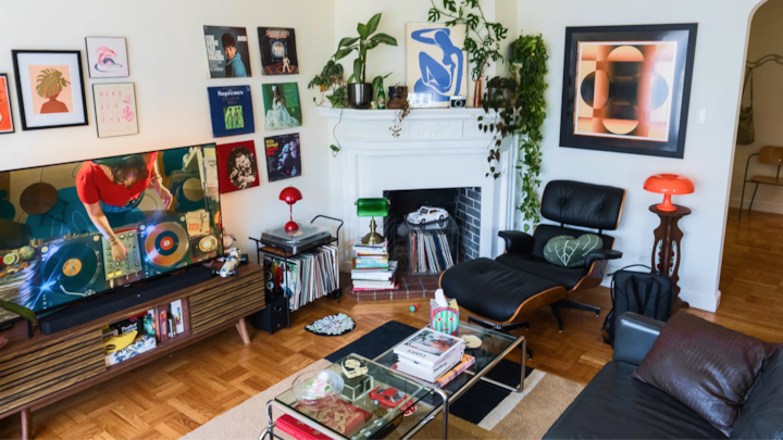 🏠City Living: Inside a Midcentury and Bauhaus inspired Eclectic 928 sq ft home