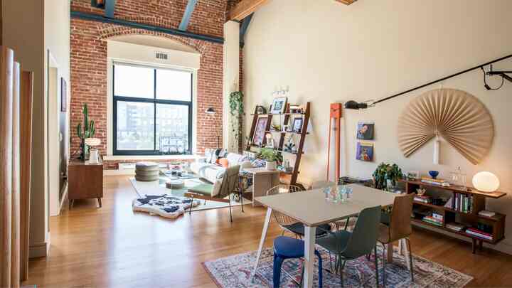🏠City Living: Inside a Midcentury Modern 1100 sq ft brick loft in San Francisco