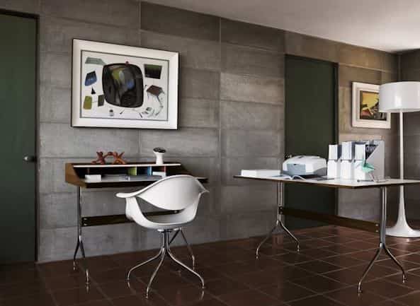 Nelson Swag Leg Armchair