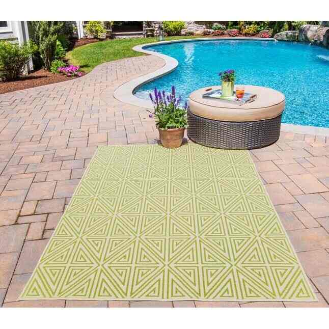 Momeni Baja 4 X 5 (ft) Green Indoor/Outdoor Geometric Area Rug