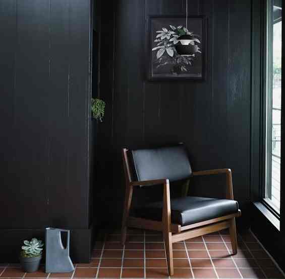 Jens Chair (2 colors)