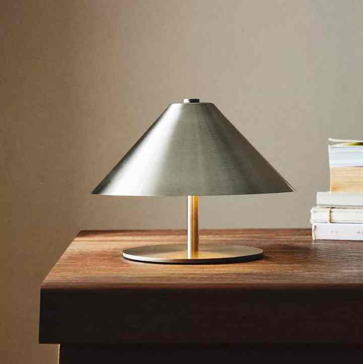 Cordless Iron Table Lamp (2 colors)