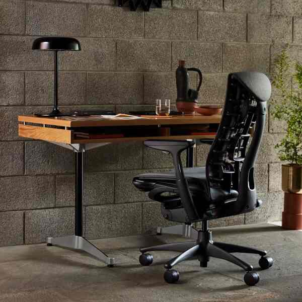 Eames 2500 Series Executive Desk