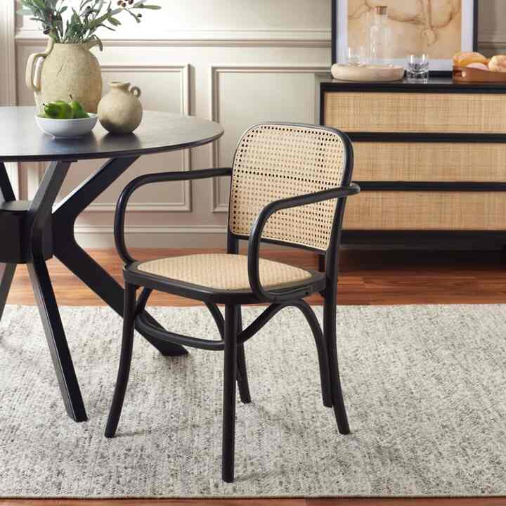 Sarianna Arm Chair