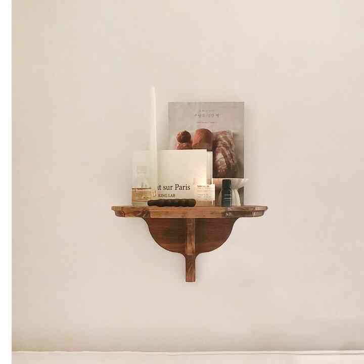 Vintage floating-shelf in wood