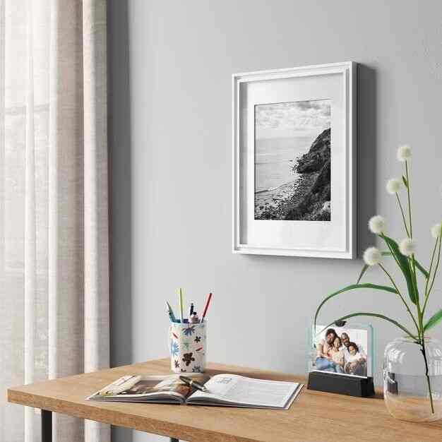 Traditional Value Picture Frame