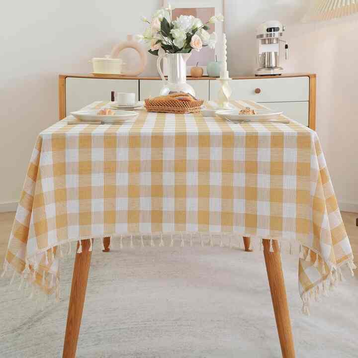 Alsoo Checkered Tablecloth