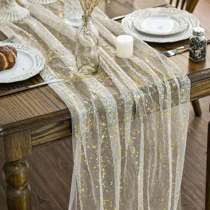 Artoid Mode Beige Gold Gauze Table Runner