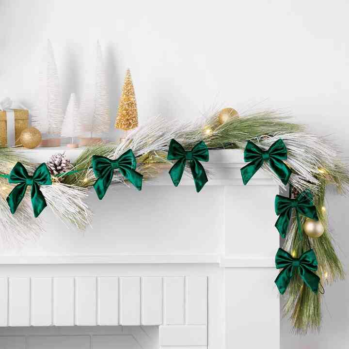 Christmas Velvet Bow Garland Green
