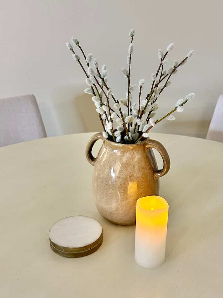 Table decor #ceramicvase #case #candle 