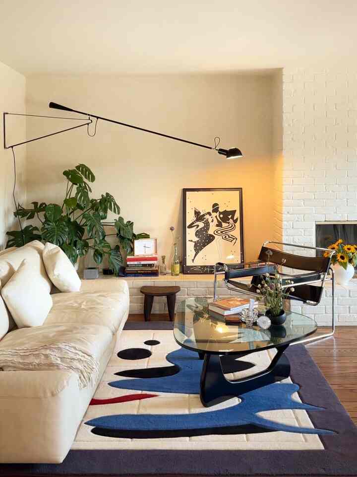 New year, new rug! The pattern on this rug goes so well with our Noguchi table ☺️

#midcenturymodern #sanfrancisco #hermanmiller 