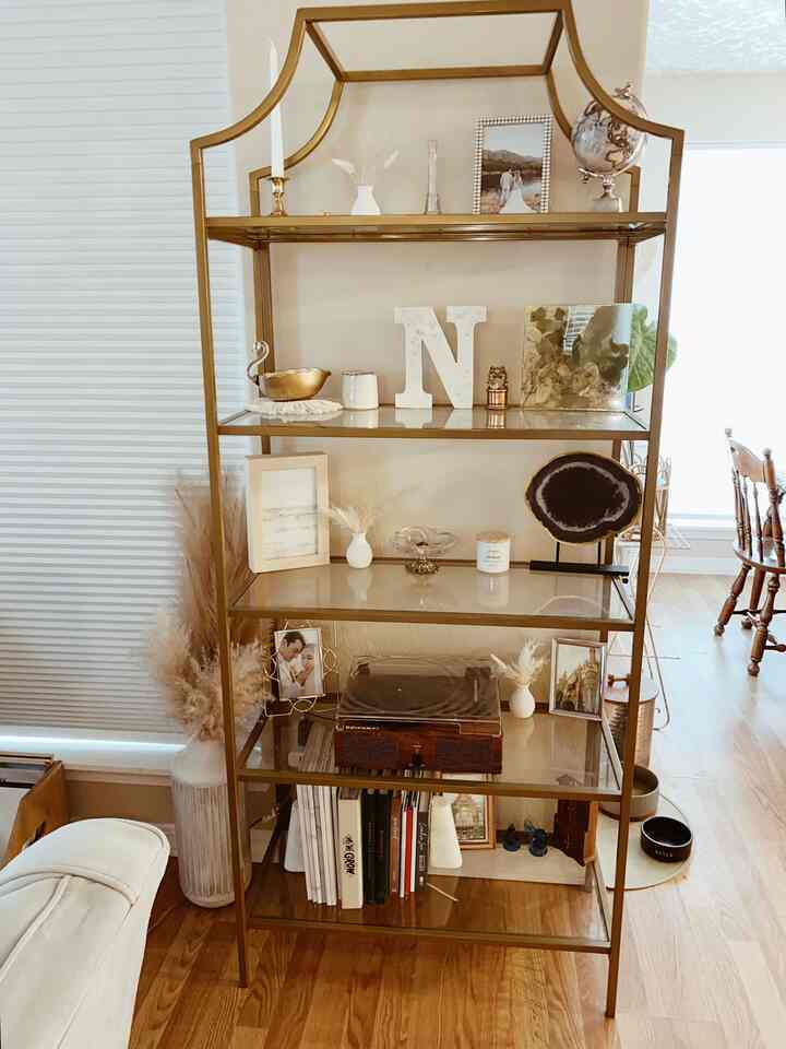Living room bookshelf #decor #recordplayer 