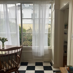 fave nooks in my sweet lil’ kitchen…brighten up your kitchen space and improve functionality and visual appeal (tips to follow):
✨🪴🥘🏁💐🌇✨
1) utilize butcher blocks to get extra counter/prep space and storage without the financial or spacial commitment of an island (way affordable vs any alternatives)
2) curate decor that catches your eye (think DIY art work and prints; chose colored pots/pans/mixing bowls/mugs, mix and match within your color pallete). *when at flea markets/estate sales/etc. look for vases (crystal or ceramic are my fave), paintings, cheap kitchen essentials
3) start an indoor herb ‘garden’ — rosemary, thyme, oregano and mint grow especially well inside are climate adaptable and low maintence 
4) soften the light from giant windows with nuetral sheer panel curtains
#checkerboardtile #blackandwhitetile #kitchenflooring #patterns #prints
#tilefloor #butcherboards #herbsindoor #indoorgardening #flowerarrangement #smallspaces #kitchendecor #smallkitchen #cooking #sanfrancisco #pacheights #oldapartment #decorativetile 