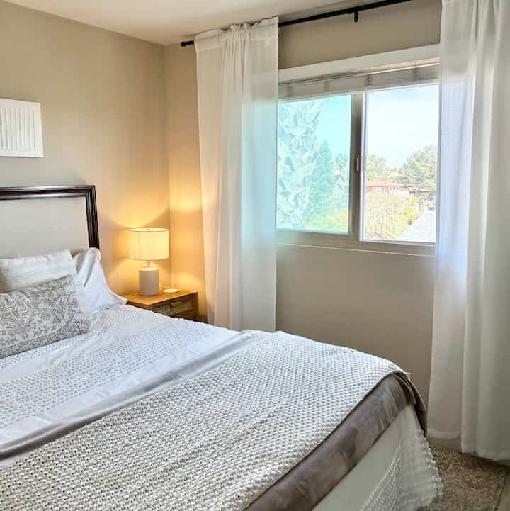 <span data-sheets-root="1" style="color: rgb(0, 0, 0); letter-spacing: normal; font-size: 10pt; font-family: Arial;">Neutral bedroom decor #bedroom #bedding #blanket #curtains</span>