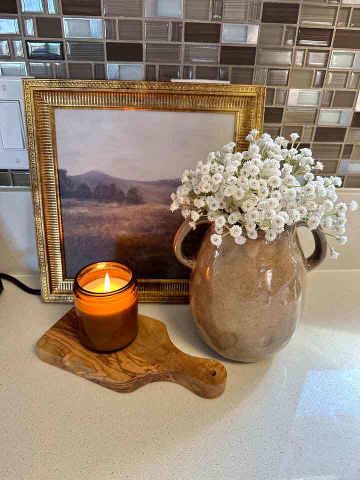 Kitchen corner decor #flowers #vase #pottery #painting 
