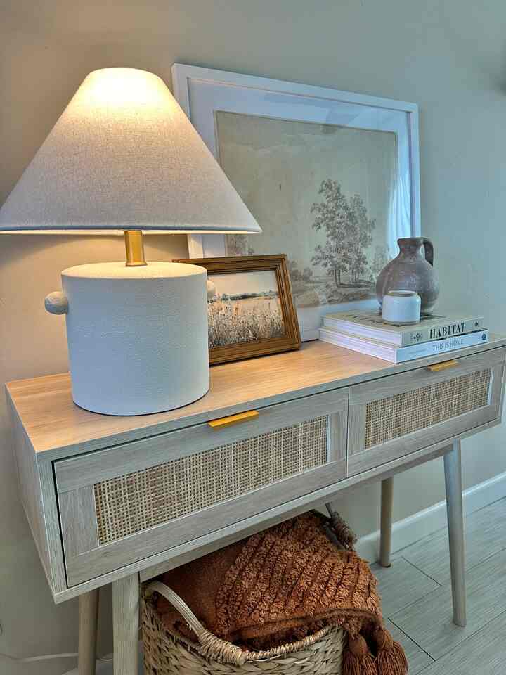 Console table details #lamp #ceramiclamp #pottery 