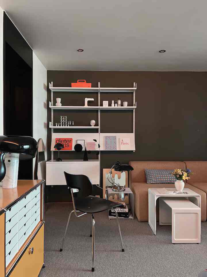 <span data-sheets-root="1" style="color: rgb(0, 0, 0); letter-spacing: normal; font-size: 10pt; font-family: Arial;">Mid-century charm meets perfect organization. Every piece has its spot! #EditorPick #MidCenturyVibes #OrganizedLiving #lamps #Flowerpot 🛋️🌿</span>