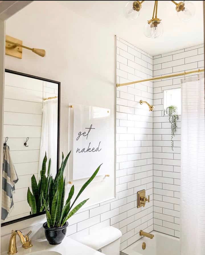 #honeycombtiles #subwaytile #blackandwhite #whiteinterior #modernkitchen 