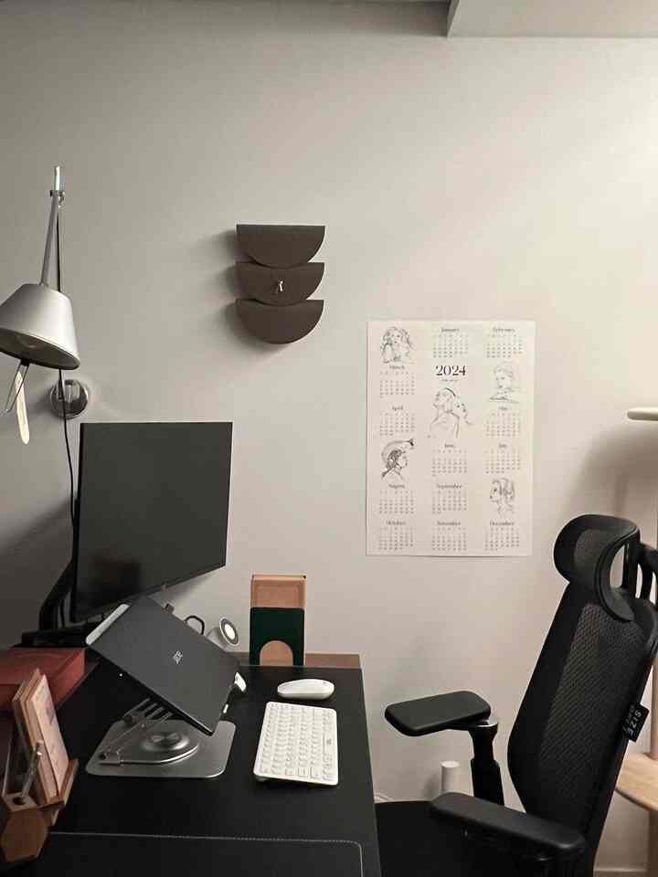 If you dream of a black home office, here's the inspiration! ⚫✨ #BlackHomeOffice #OfficeGoals #InteriorInspiration