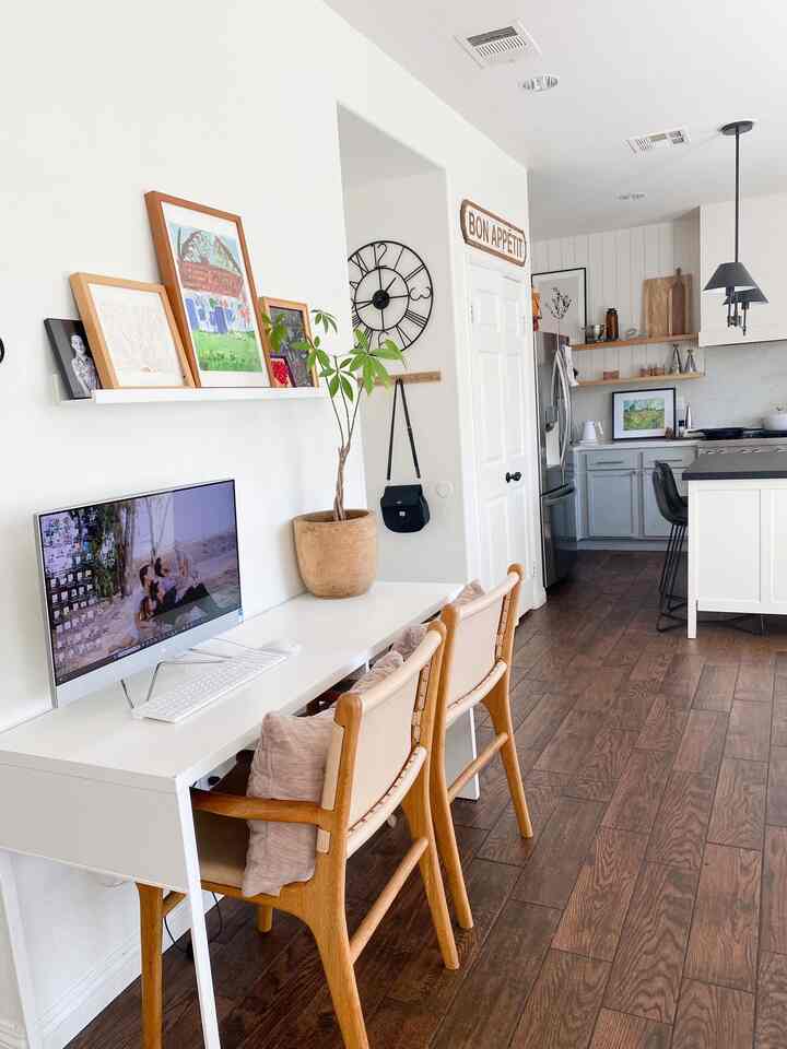 
#organicmodern #openconcepthome #plantdecor #diningtable #kitchen 