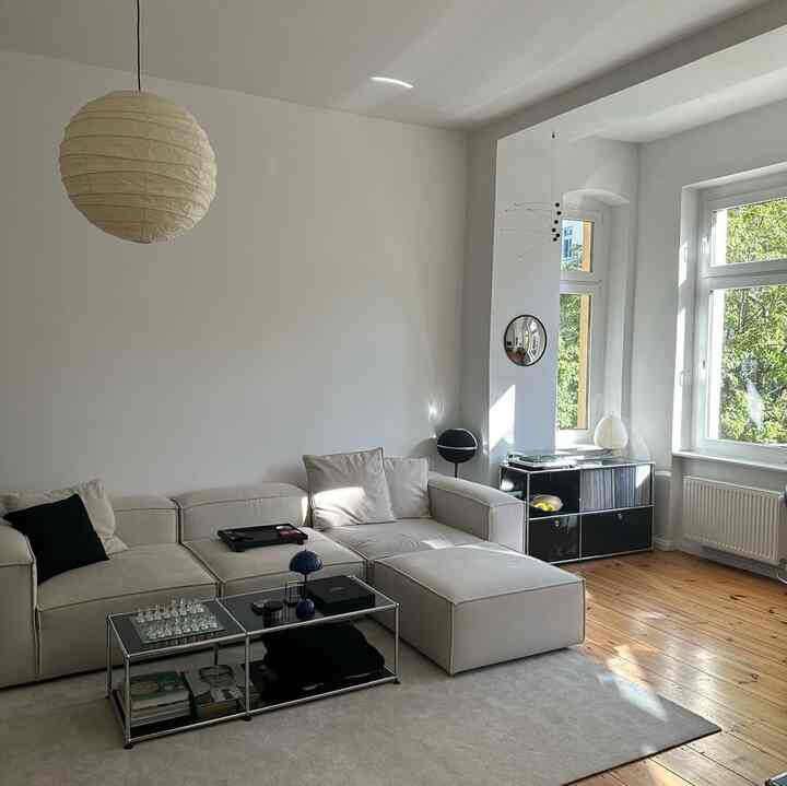 Ambiance with warm lighting in the living room. 🌟✨ #CalmingSpace #CozyVibes #Mid-CenturyModern 