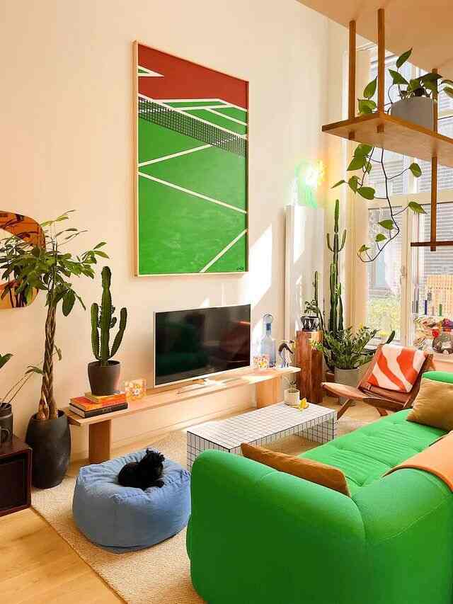 in love with the use of green in both livingroom design & bedroom 
Credit:@FutureBreak
#greeninterior #greenvibe #colorful 
