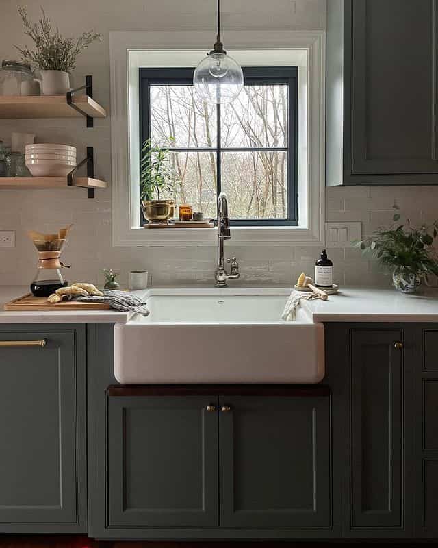 <span data-sheets-root="1" style="color: rgb(0, 0, 0); letter-spacing: normal; font-size: 10pt; font-family: Arial;">How perfect is this french kitchen! love the setting love everything in here! Credit:@foundhomedesign #kitchendecor #kitcheninspo</span>