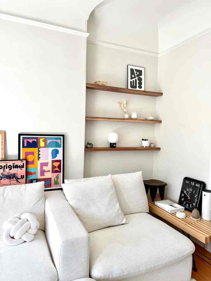 🤎 How I style my couch! I like to focus on symmetry and neutrals for a cozy but curated look #scandi