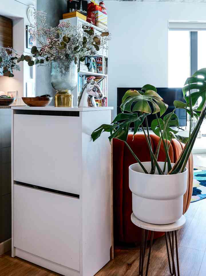 Living boldly with colorful accents that spark joy #VibrantStyle #ColorfulDecor